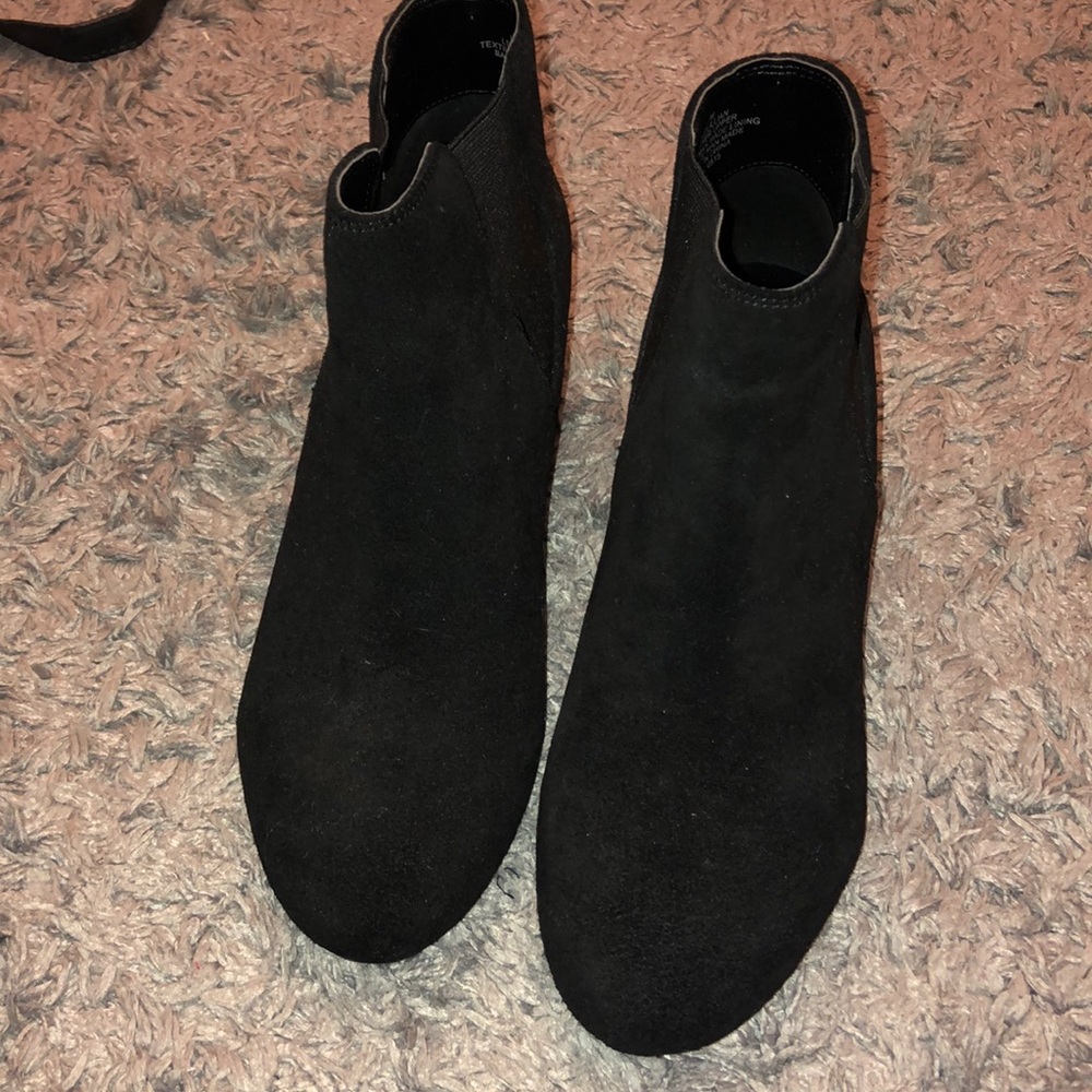 Nine West black wedge booties